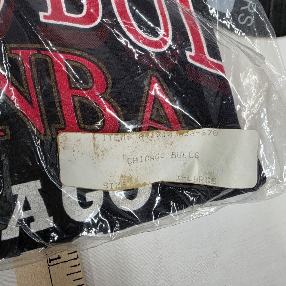 Vintage 1997 Chicago Bulls NBA Champions Logo Athletic Deadstock T Shirt Size XL - Picture 3 of 4